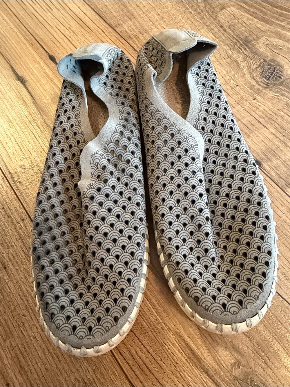 ILSE JACOBSEN Tulip 139 Perforated Slip On Sneaker EU 39 Gray Comfort Flat